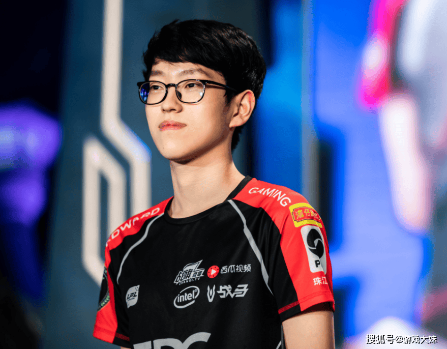 开云-Scout在C9比赛中突破纪录，赛事规则更新引发热议！的简单介绍